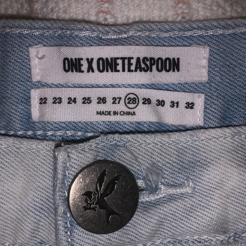 One Teaspoon High Rise Shorts - Picture 3 of 3